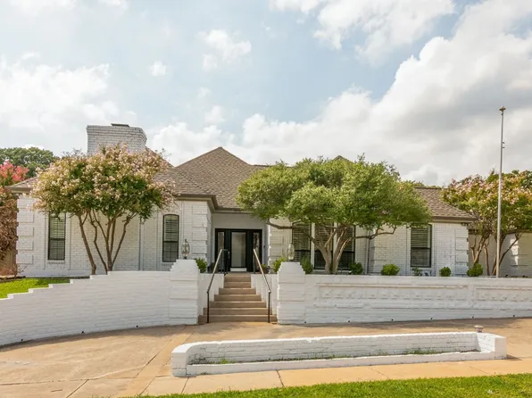3905 Hillwood Way, Bedford, TX 76021