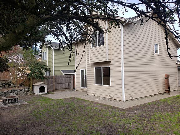 4th image of 11009 Pansy Pl NW