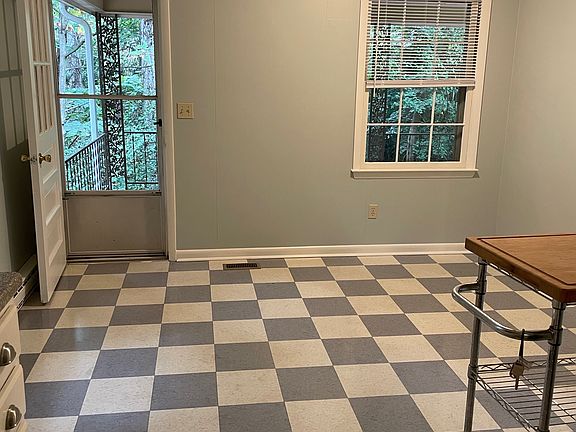 door to patio of kitchen