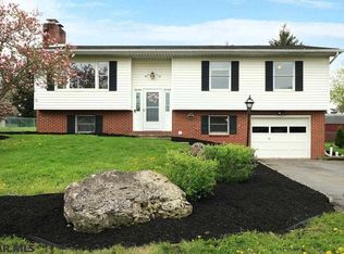 2076 Chelsea Ln, State College, PA 16801
