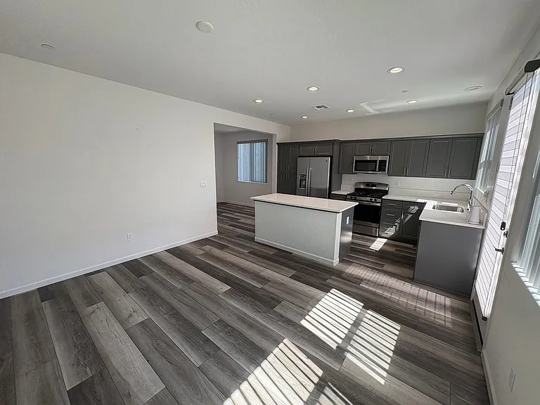 3036 N Parkside St — Photo 27