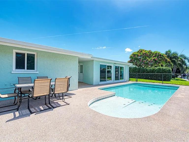 5577 Contento Dr — Photo 32