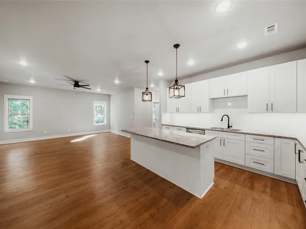 17 Kirkcolm Dr, Bella Vista, AR 72715