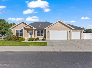 8705 Westbrook Ave, Yakima, WA 98908