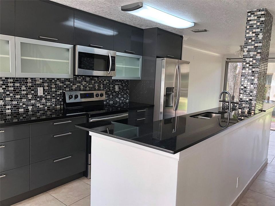 1st image of 836 NW 82nd Ave #3