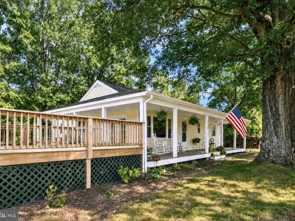 416 Truslow Rd, Fredericksburg, VA 22405