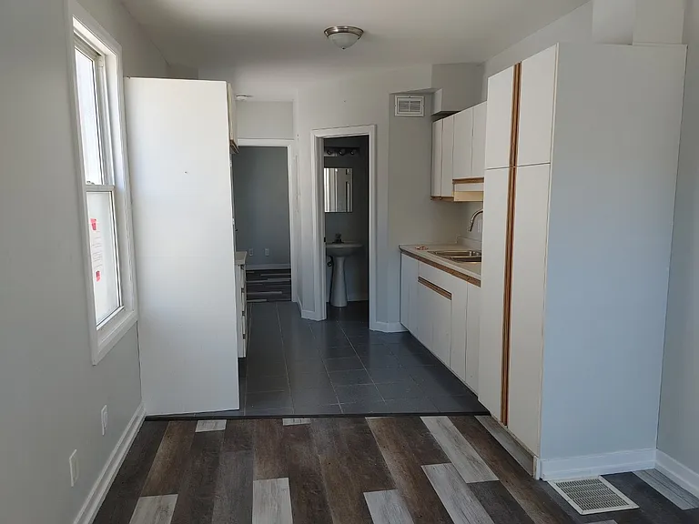 104 Mississaga St W #1 — Photo 9