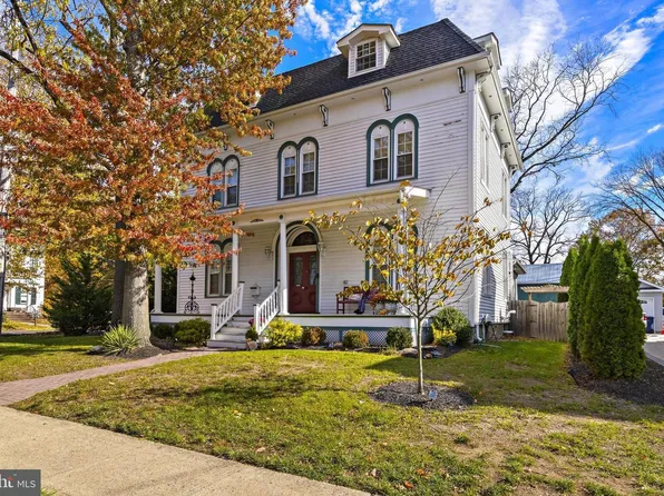 421 N Main St, Hightstown, NJ 08520