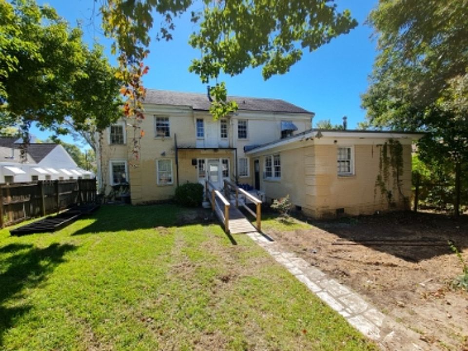Building Photo 3