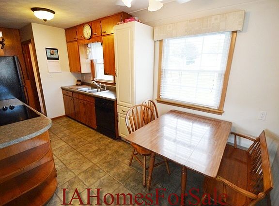 Kitchen & Dining Area