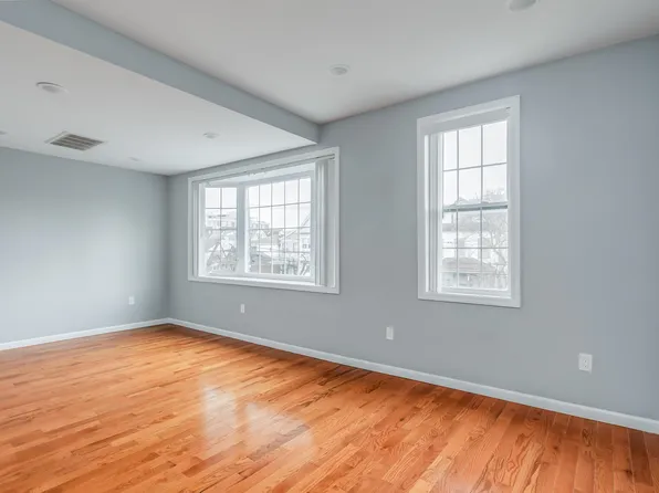 164 Avenue B image 4 of 18