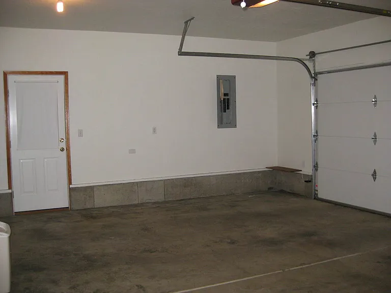 5579 SW Otana Pl — Photo 11