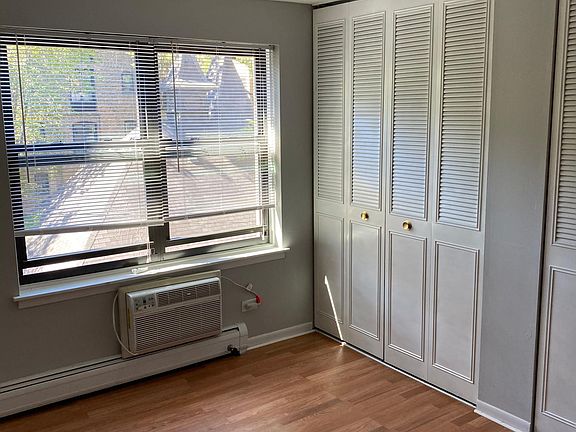 5th image of 455 W Briar Pl #407