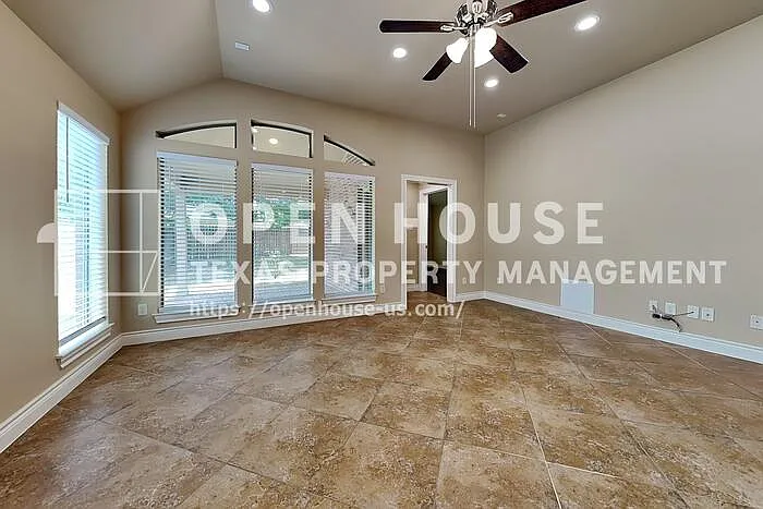 3 bed, 2.0 bath, 1764 sqft, $2,150 — Photo 4