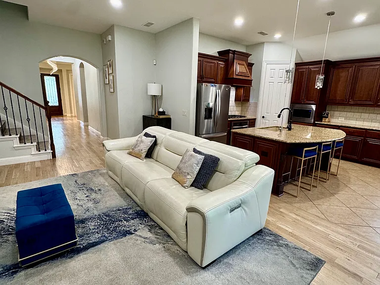 2324 Kemerton Dr — Photo 9