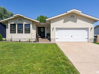 6627 Cresthill Dr, Davenport, IA, 52806
