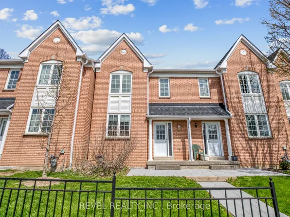 10 Bassett Blvd #81, Whitby, ON L1N 9C3
