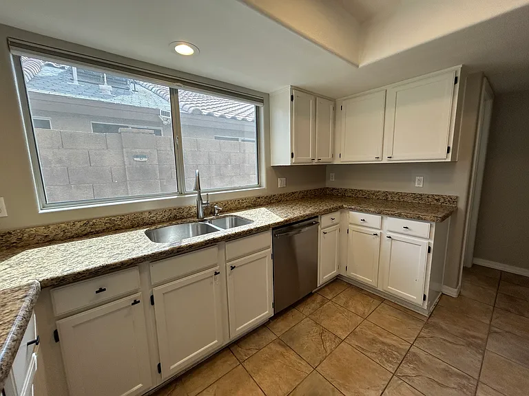 4132 E Anderson Dr — Photo 10