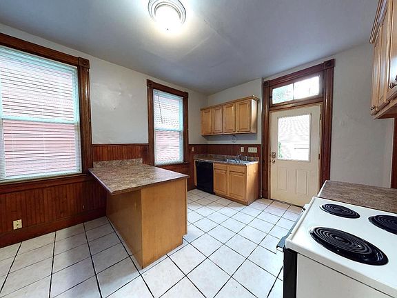 4th image of 2319 Sauer Ave