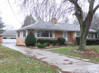 1009 E 13th St, Sterling, IL 61081