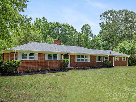 2nd image of 7519 Linda Lake Dr