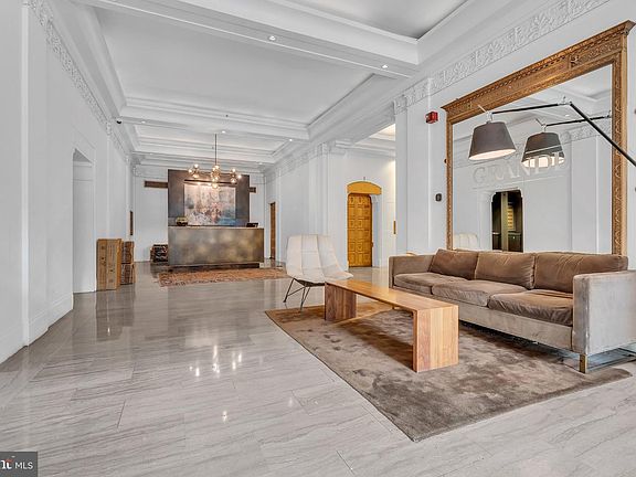 3rd image of 111 S 15th St Penthouse P302