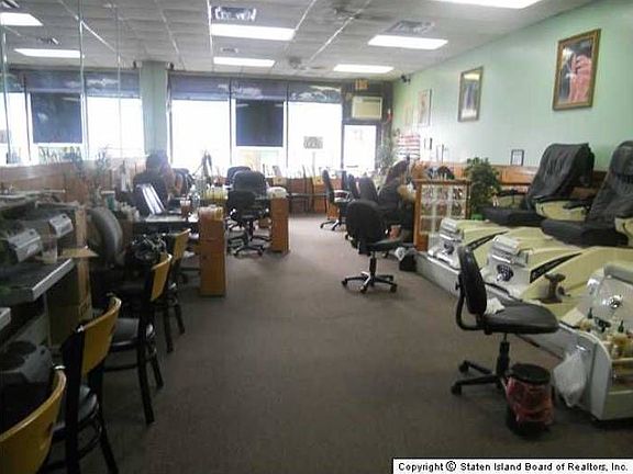 5th image of 4014 Hylan Blvd