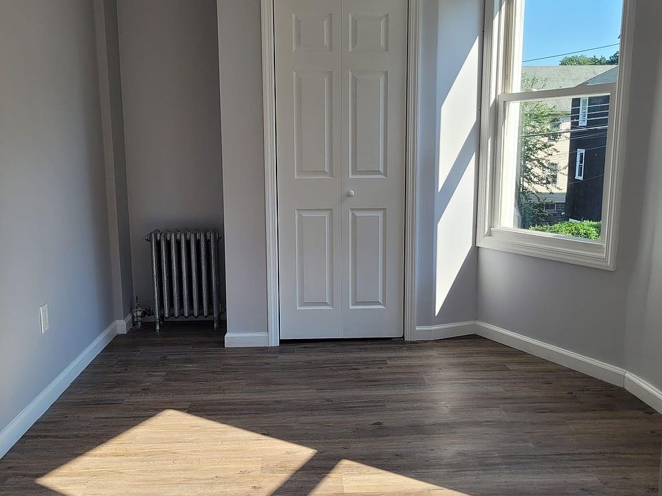 2nd image of 546 E 3rd St #1