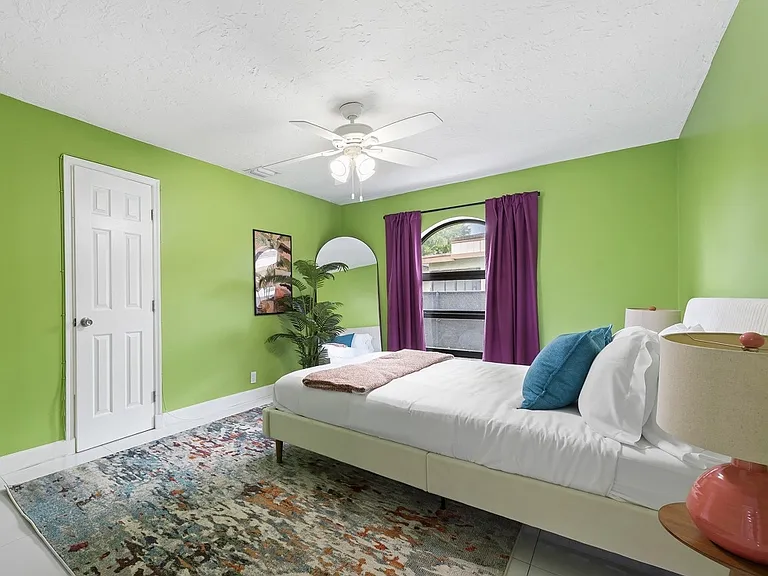 1010 NW 76th Ave — Photo 15