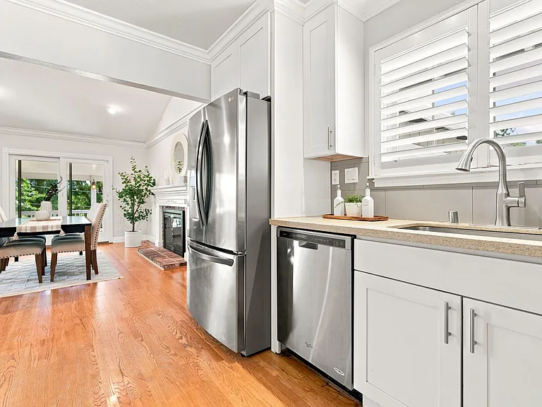930 Sousa Dr — Photo 15