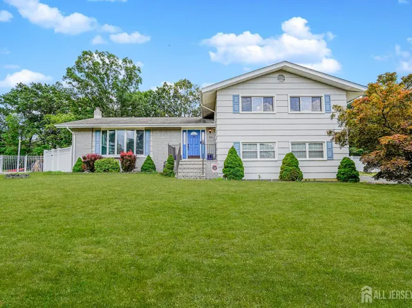 71 Zaleski Dr, Sayreville, NJ 08872