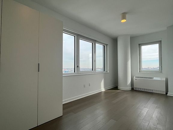 5th image of 2922 Northern Blvd APT 1506