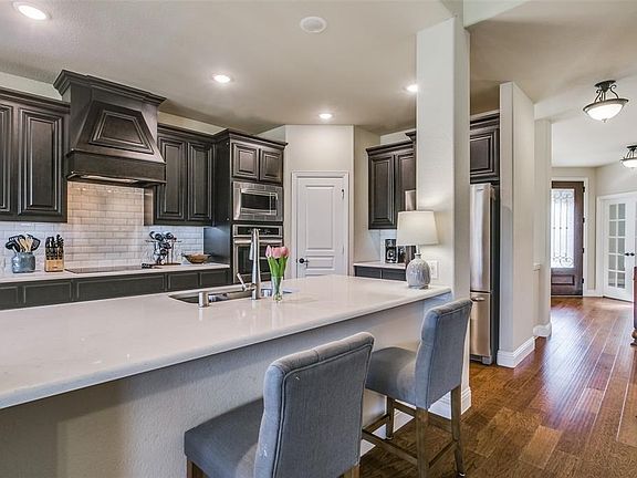 4th image of 3523 Beaumont Dr