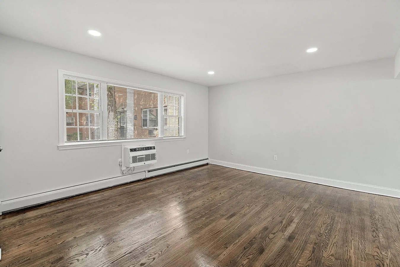 Riverview Manor Apartments — Photo 4