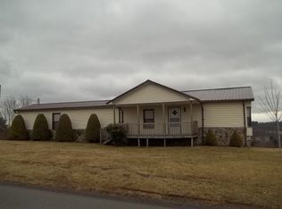 2046 Old Athens Rd, Princeton, WV 24739