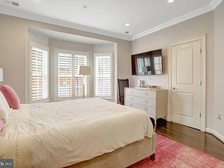 422 Pendleton St — Photo 18
