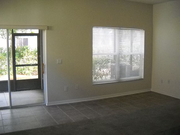 5th image of 2227 Brancaster Cir