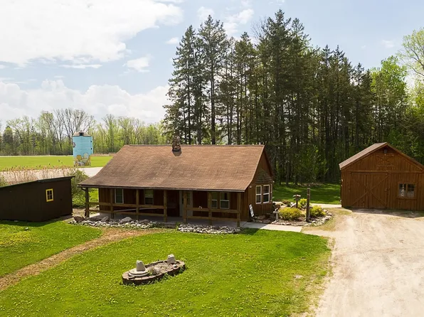 1545 Brookfield Ave, Green Bay, WI 54313