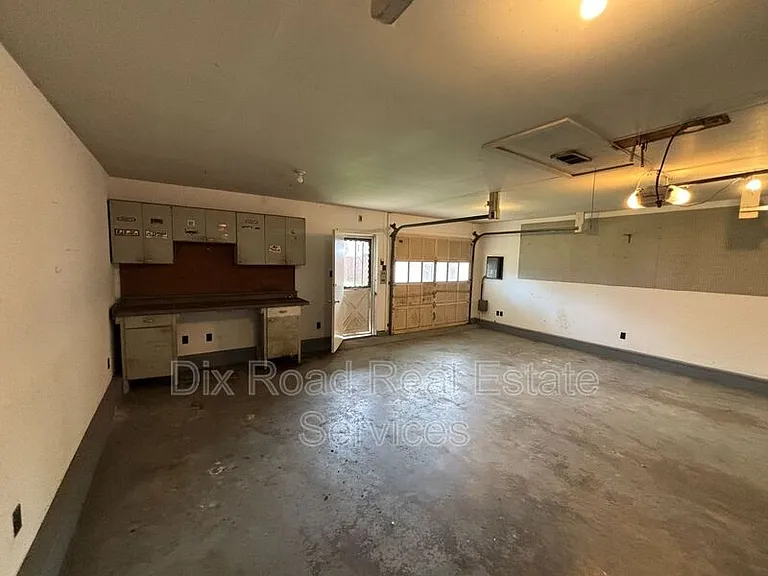 708 Webster Ave — Photo 8