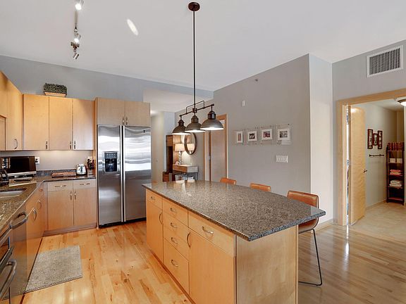 5th image of 401 N 2nd St #614