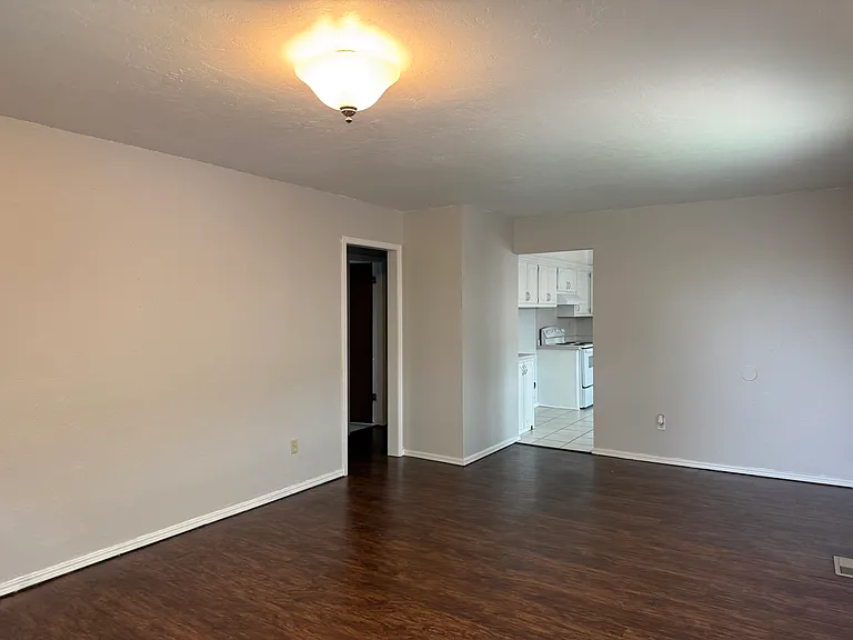 14 Adams Ave NE #B — Photo 5