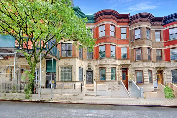 Sold by Island Advantage Realty | media 1