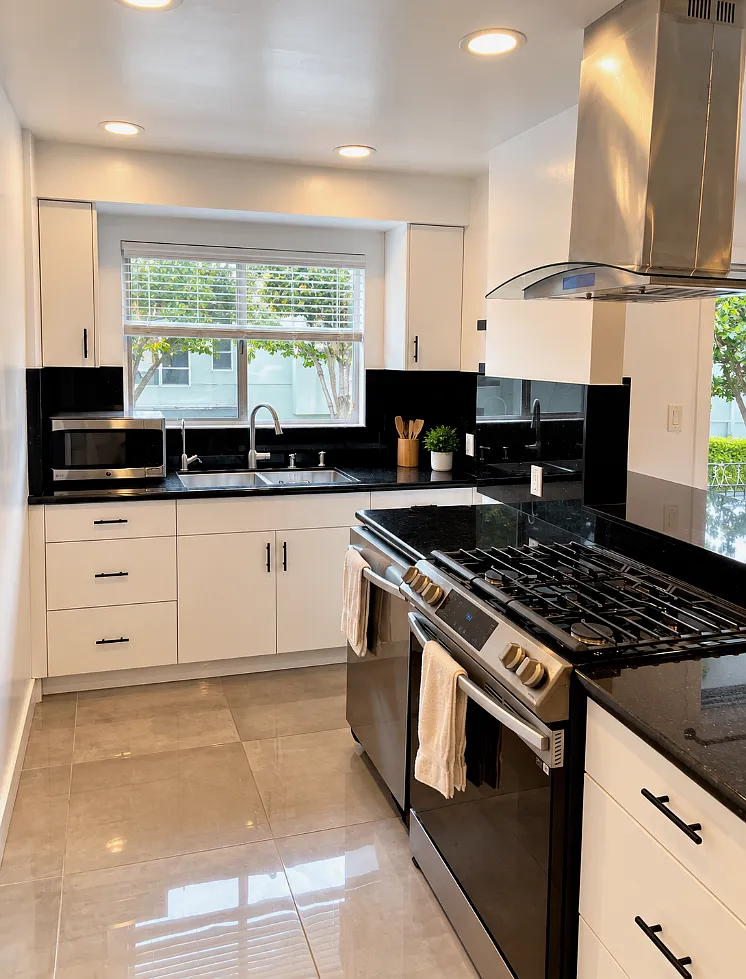 2 bed, 1.5 bath, 900 sqft, $3,395 — Photo 3