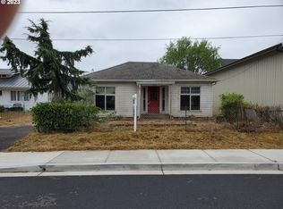 276 E Main St, Lowell, OR 97452