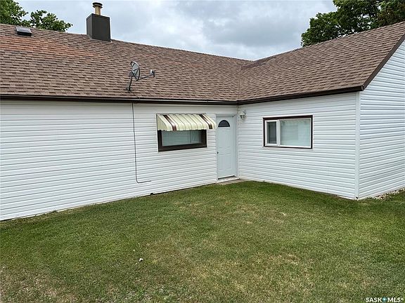4th image of 43 2nd AVENUE E