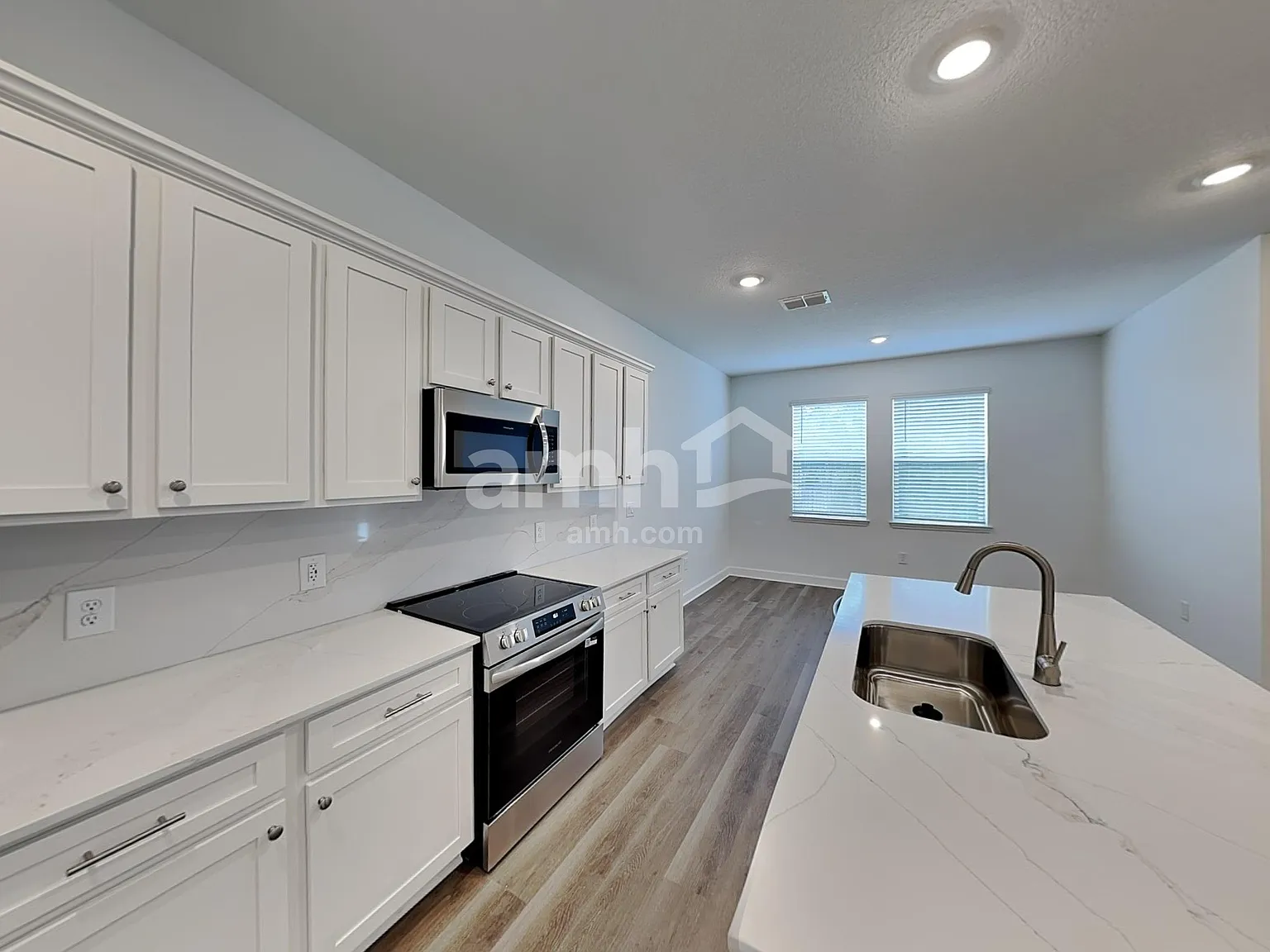 4 bed, 3.0 bath, 2245 sqft, $2,670 — Photo 3