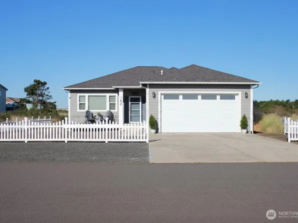 1439 Diamond Head Avenue SW, Ocean Shores, WA 98569