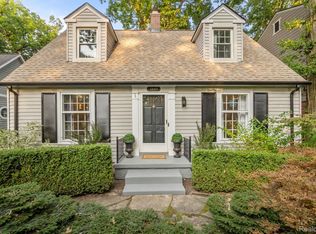 1449 Glenwood Dr, Sylvan Lake, MI 48320