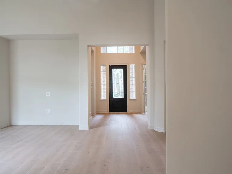 7523 Steeple Dr — Photo 7