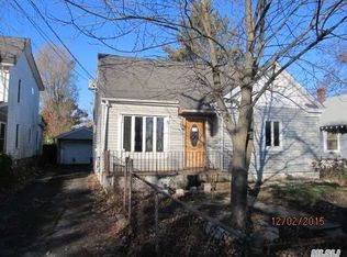 5 William St, Amityville, NY 11701